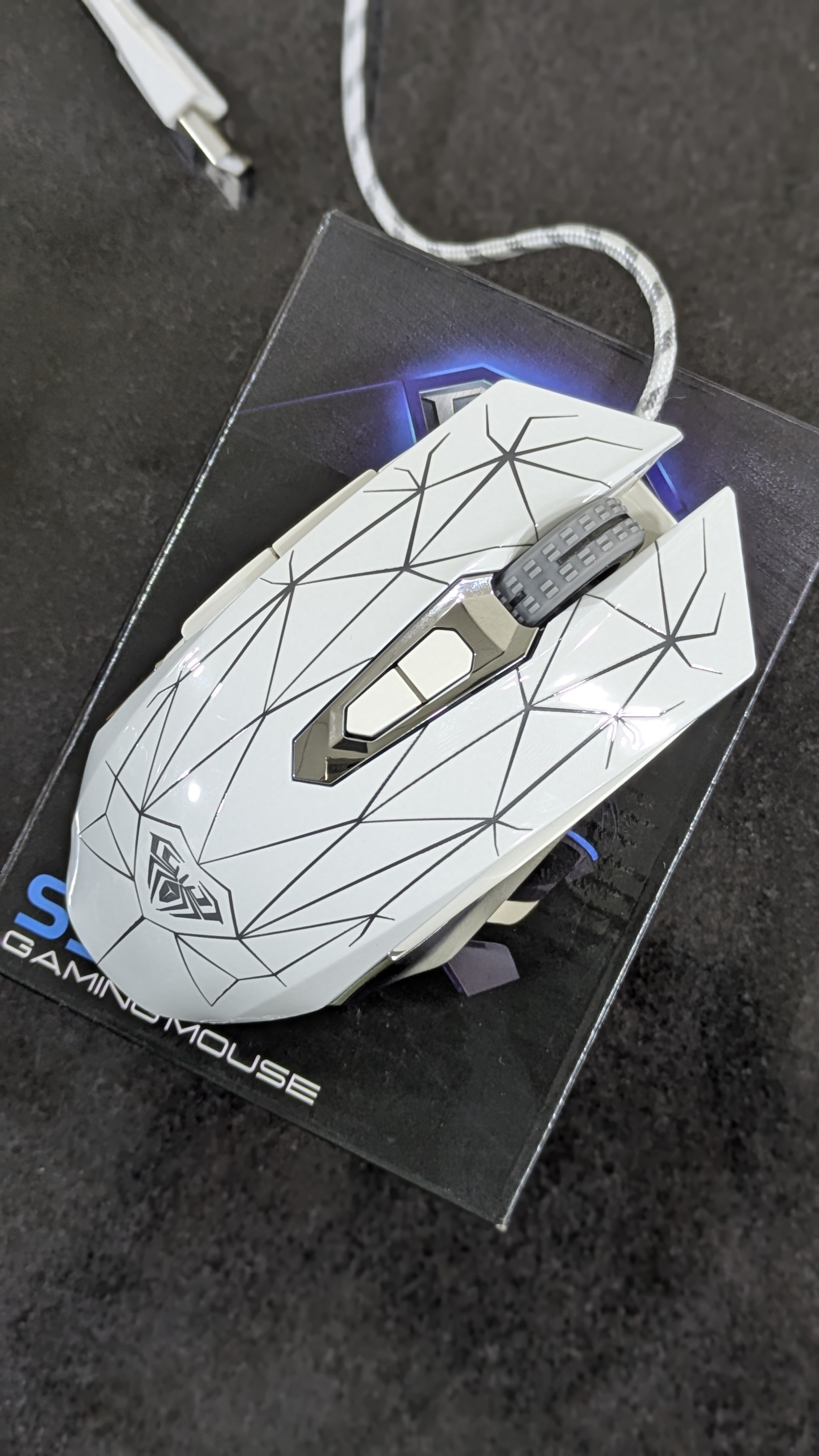 AULA S50 Gaming Mouse – 2,400 DPI – 7 Programmable Buttons With Software (White)